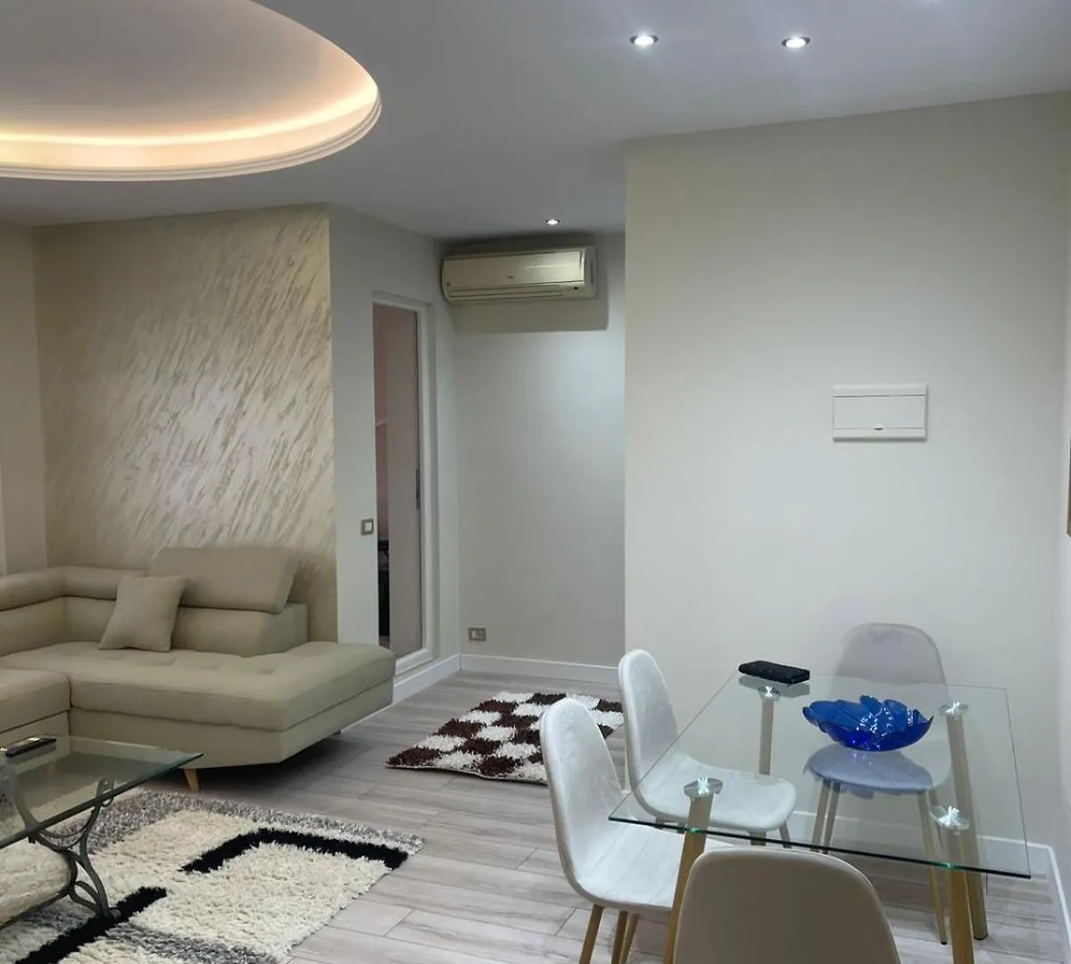 9Th Floor Classic New Apartment Tirana Albania