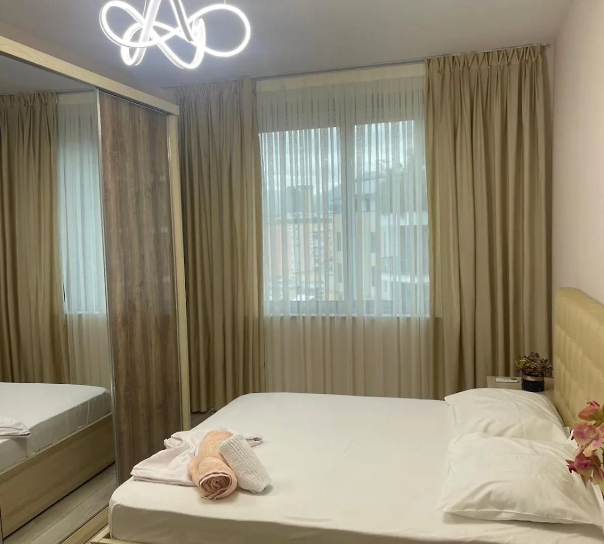 9Th Floor Classic New Apartment Tirana 0*,
