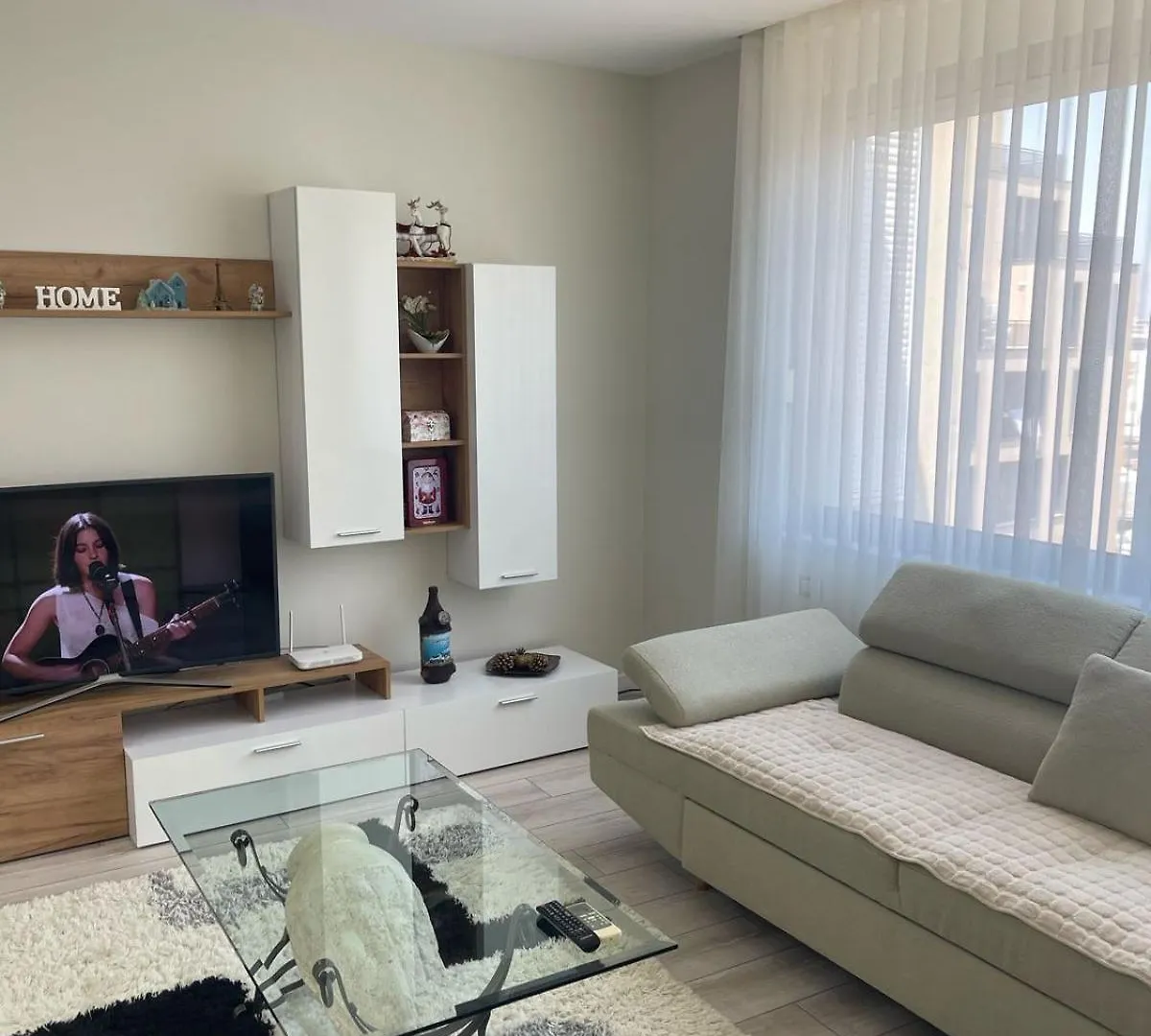 9Th Floor Classic New Apartment Tirana